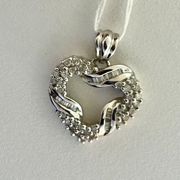 14K White Gold Diamond Heart Pendant - Picture 7 of 13